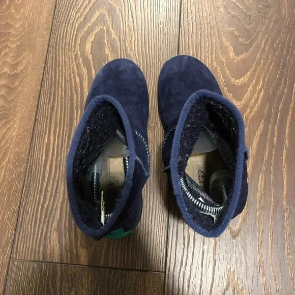 Youth Ugg boots - Picture 6 of 6